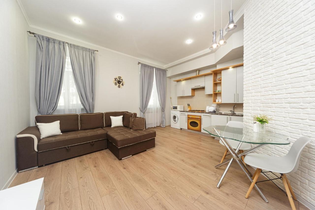 Apartment Zhukovskogo 17 أوديسا المظهر الخارجي الصورة