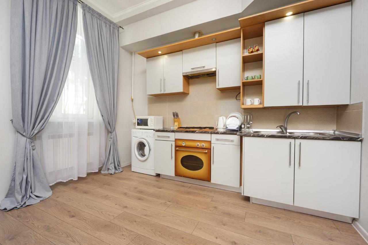 Apartment Zhukovskogo 17 أوديسا المظهر الخارجي الصورة
