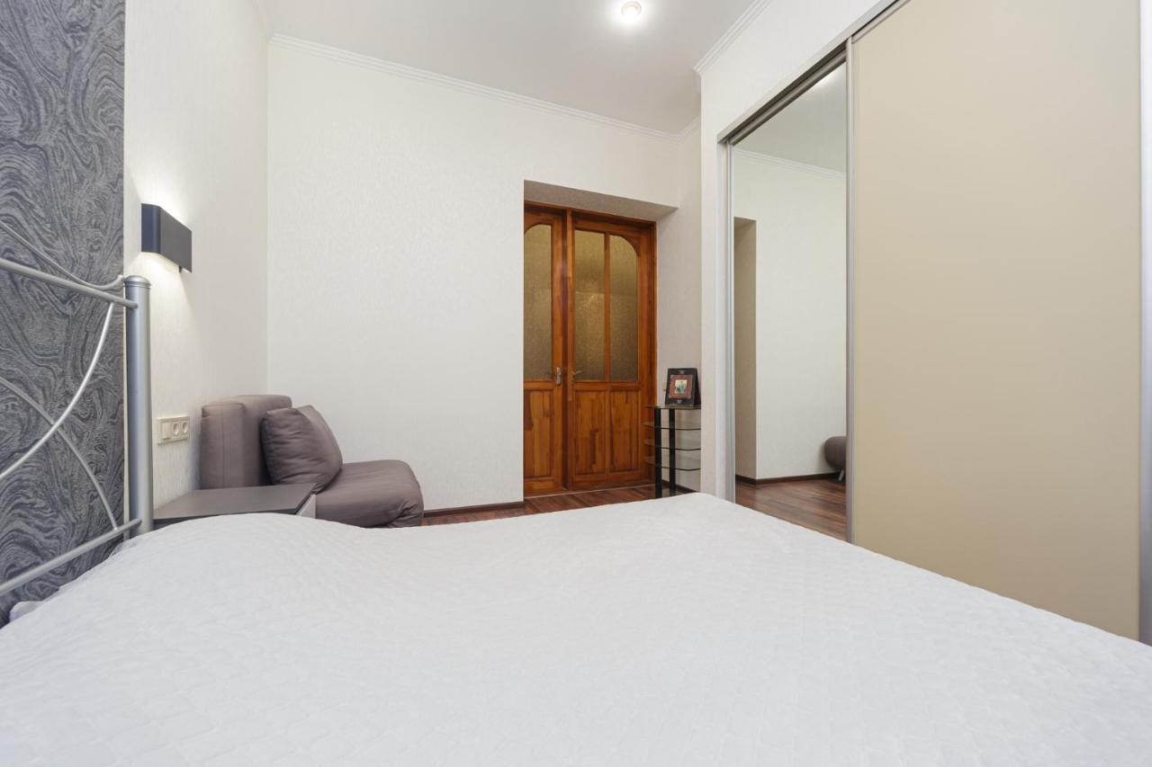 Apartment Zhukovskogo 17 أوديسا المظهر الخارجي الصورة