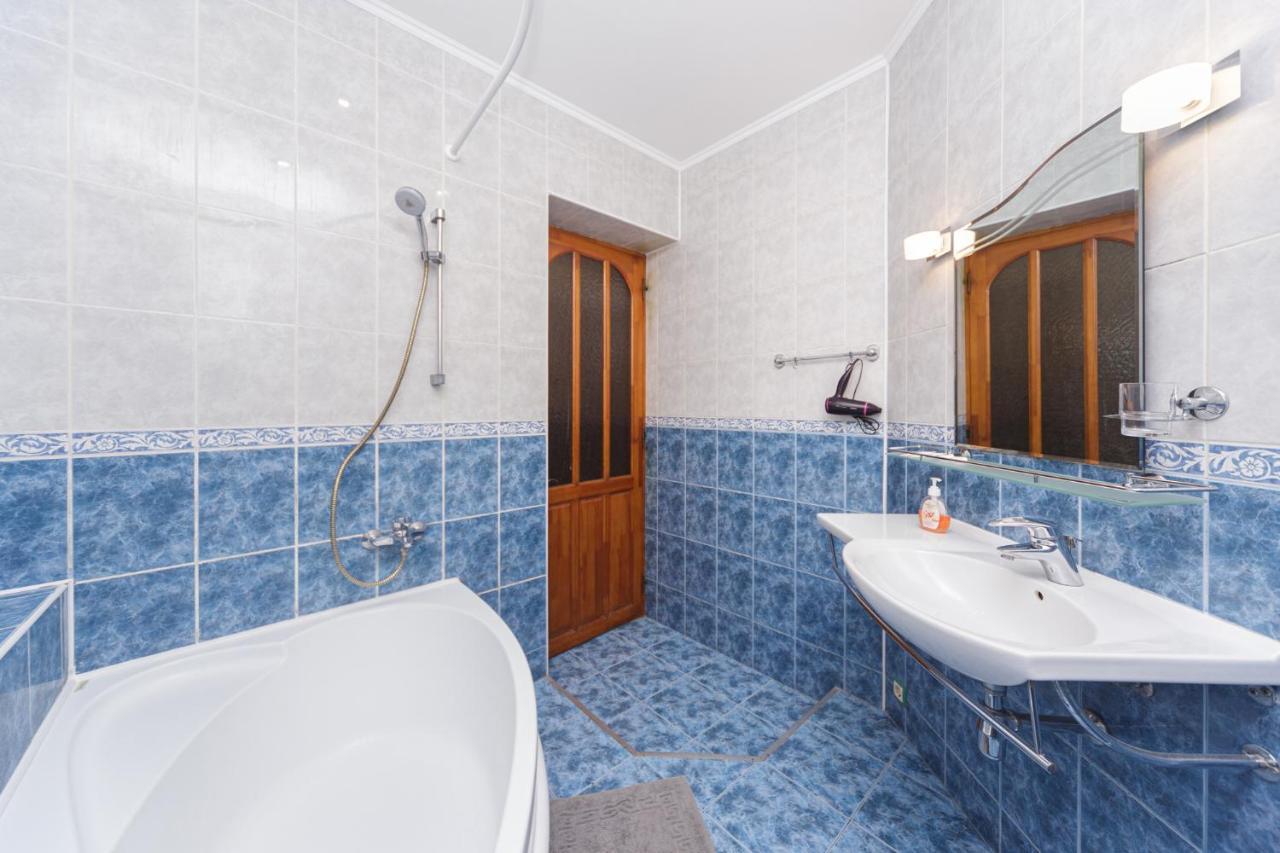 Apartment Zhukovskogo 17 أوديسا المظهر الخارجي الصورة