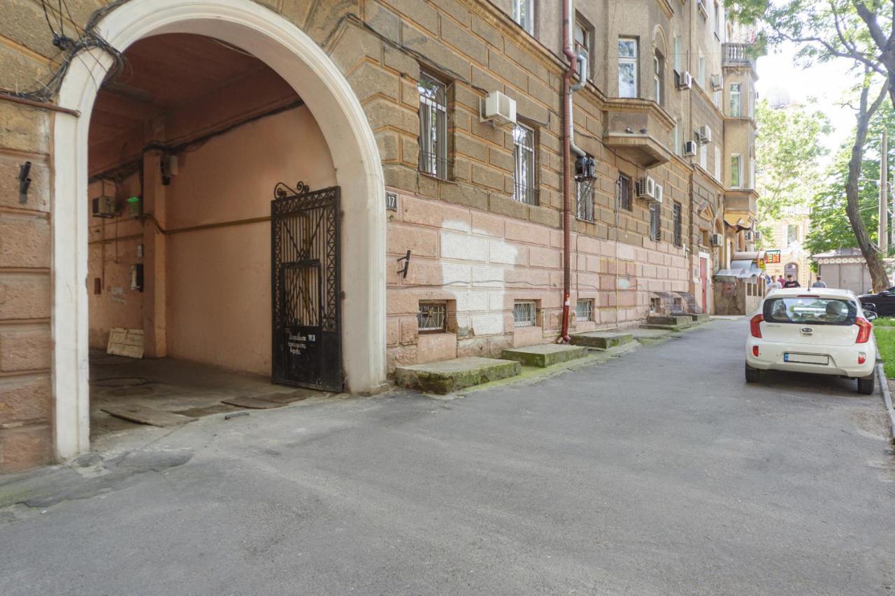 Apartment Zhukovskogo 17 أوديسا المظهر الخارجي الصورة