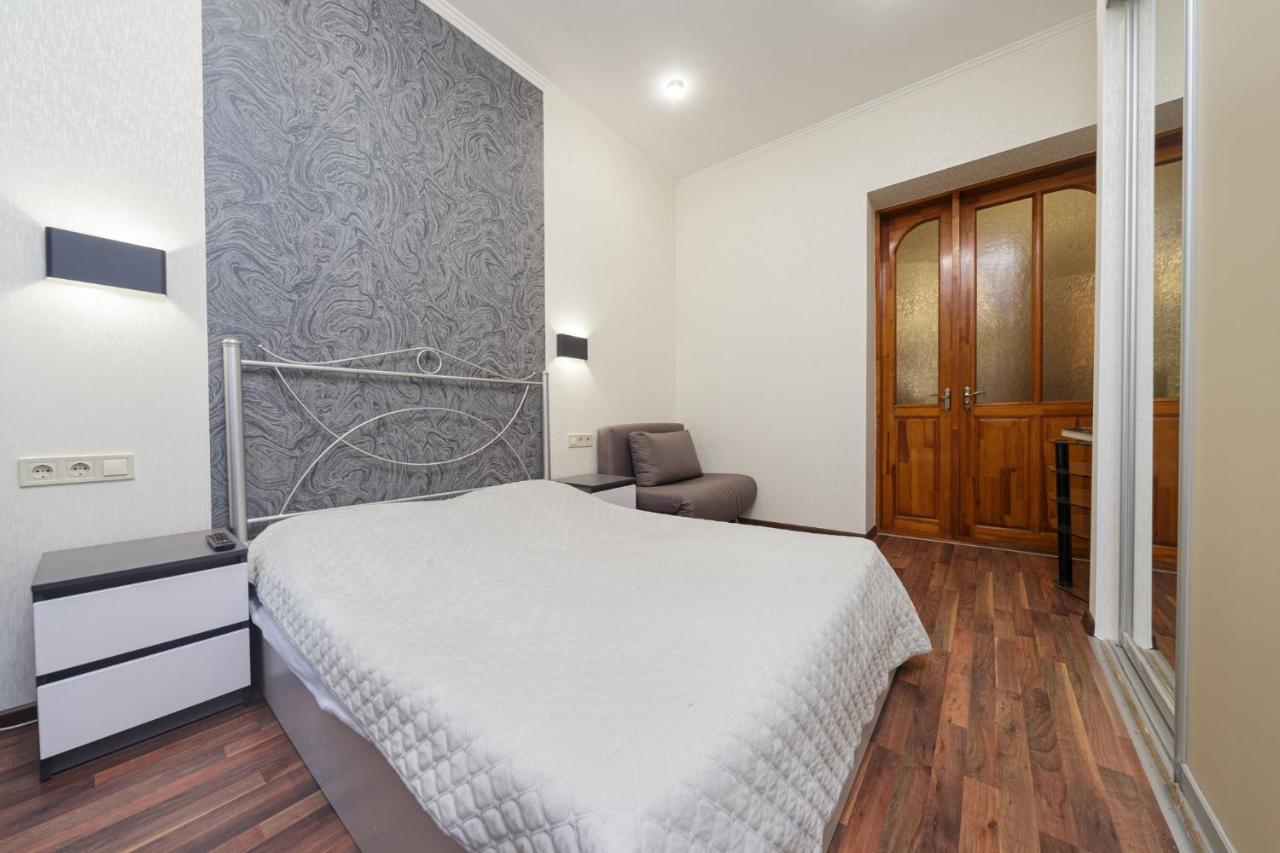Apartment Zhukovskogo 17 أوديسا المظهر الخارجي الصورة